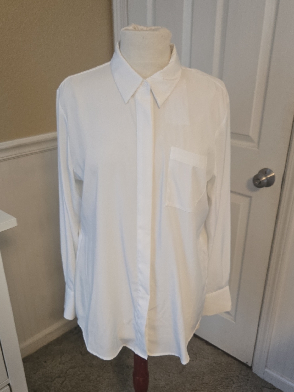 Nine West White Long-Sleeve Dress Shirt with Point Collar